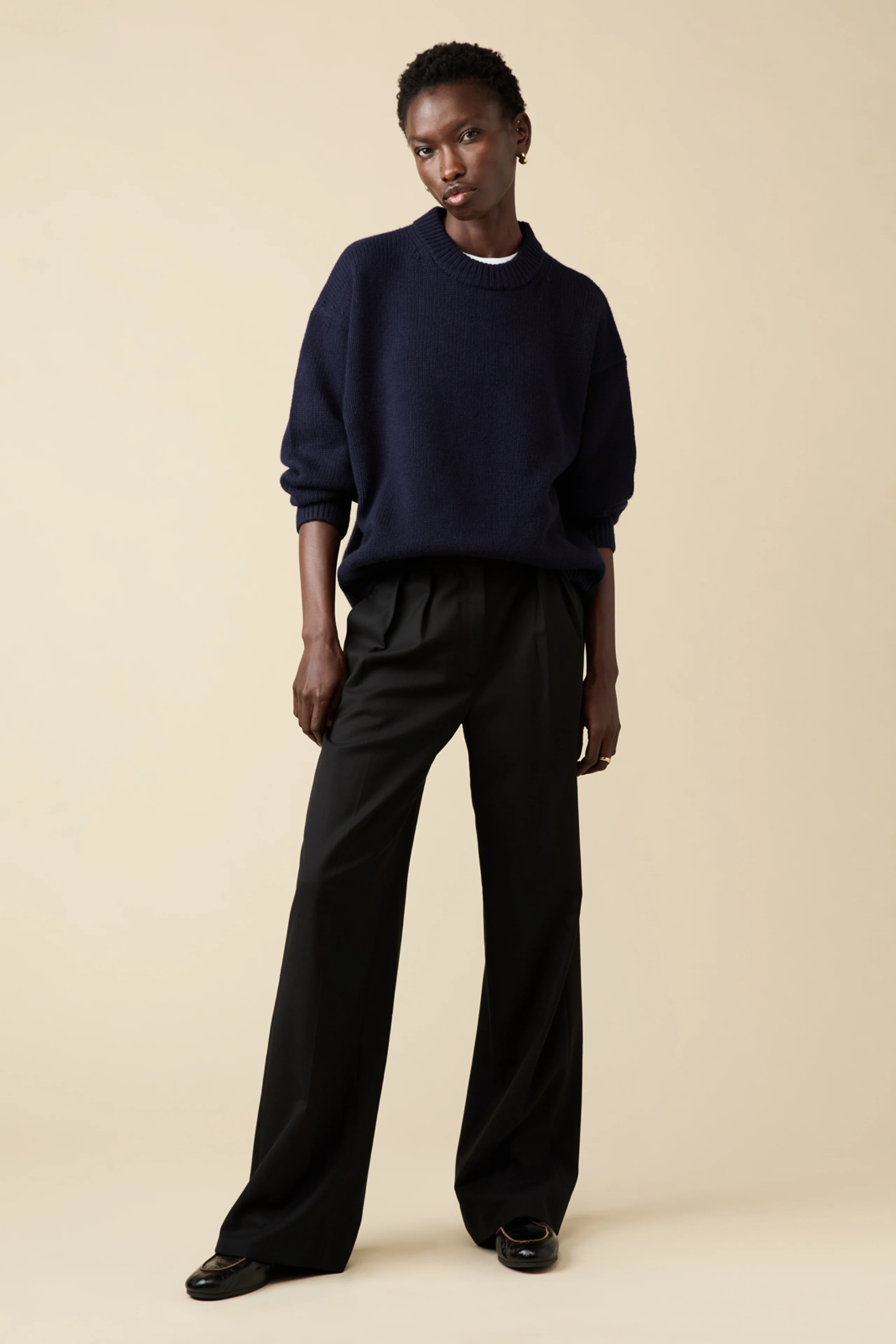 The Cashmere Signature Crew in Navy