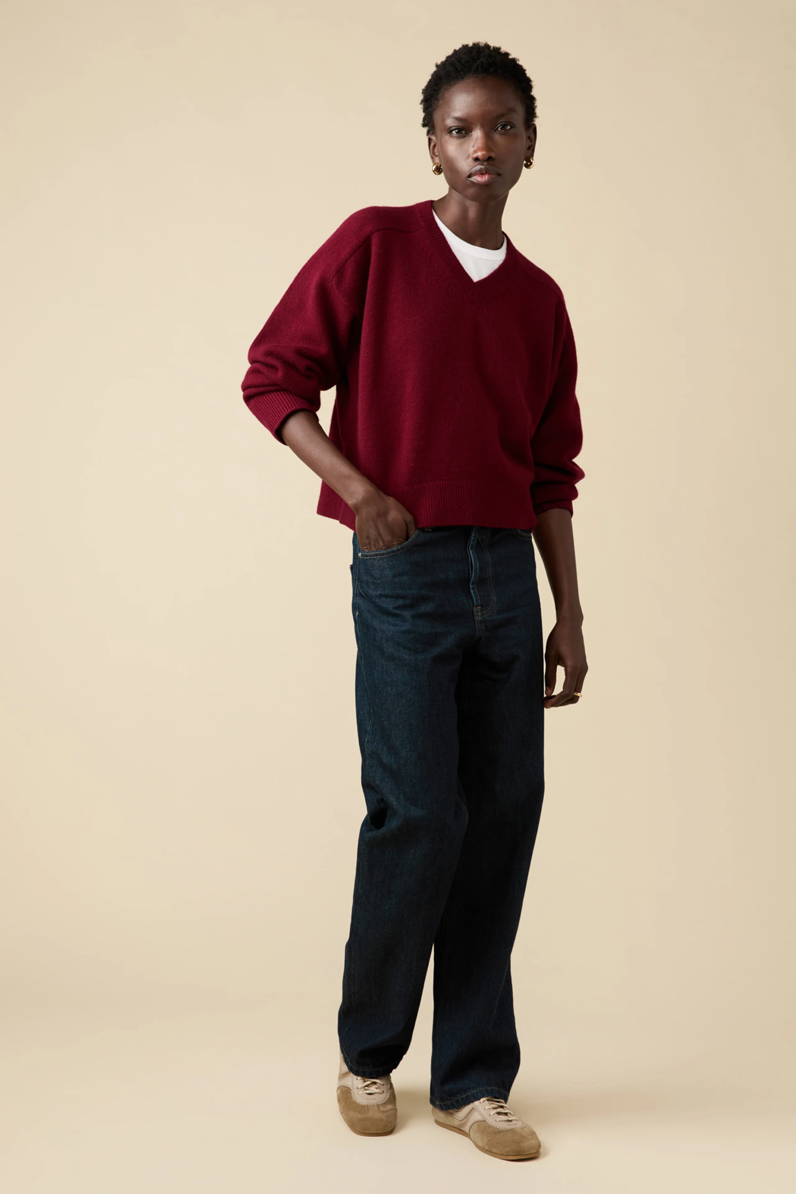 The Cashmere V-Neck in Wine - Image 2