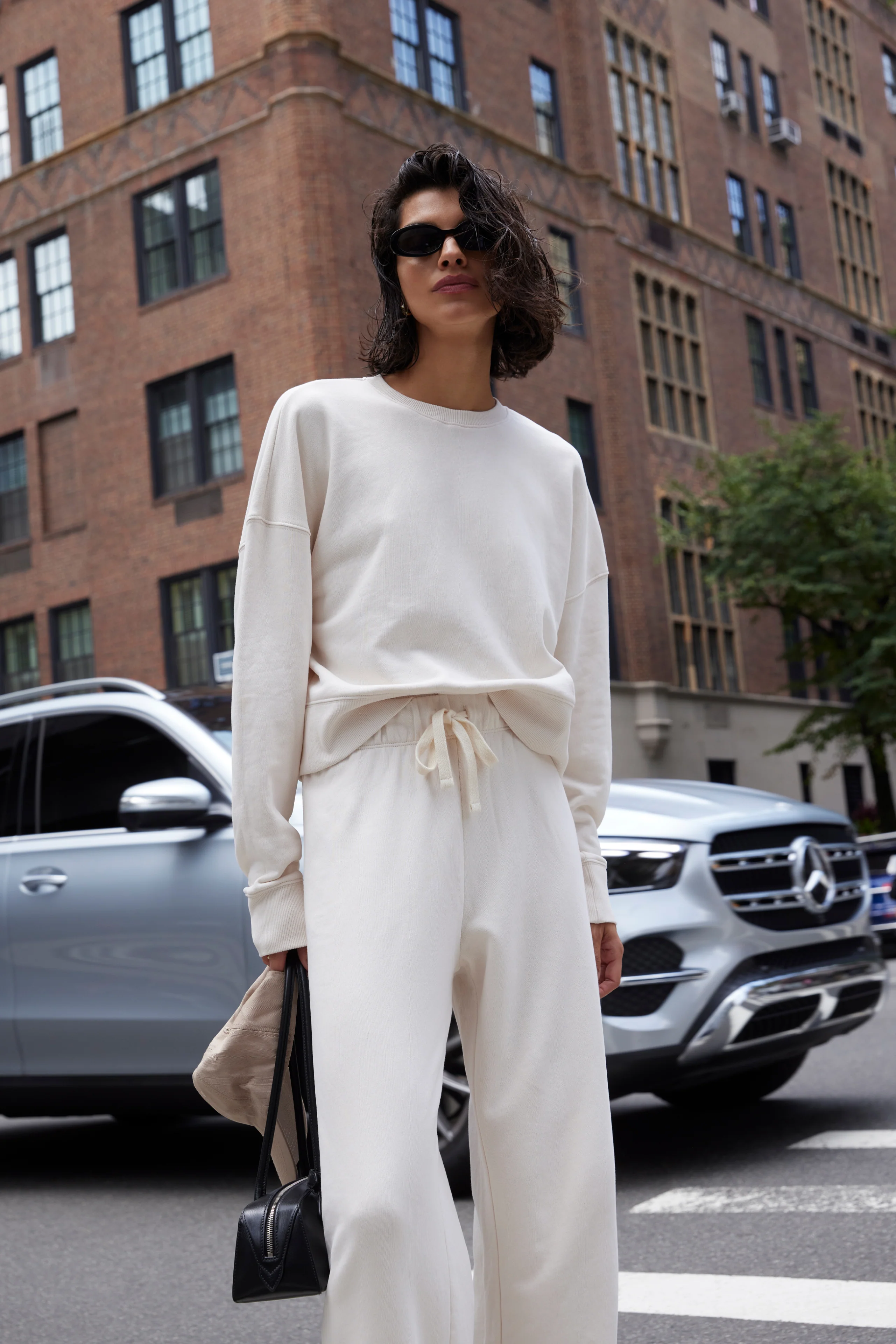 The Everyday Sweatshirt in Cream - Image 5
