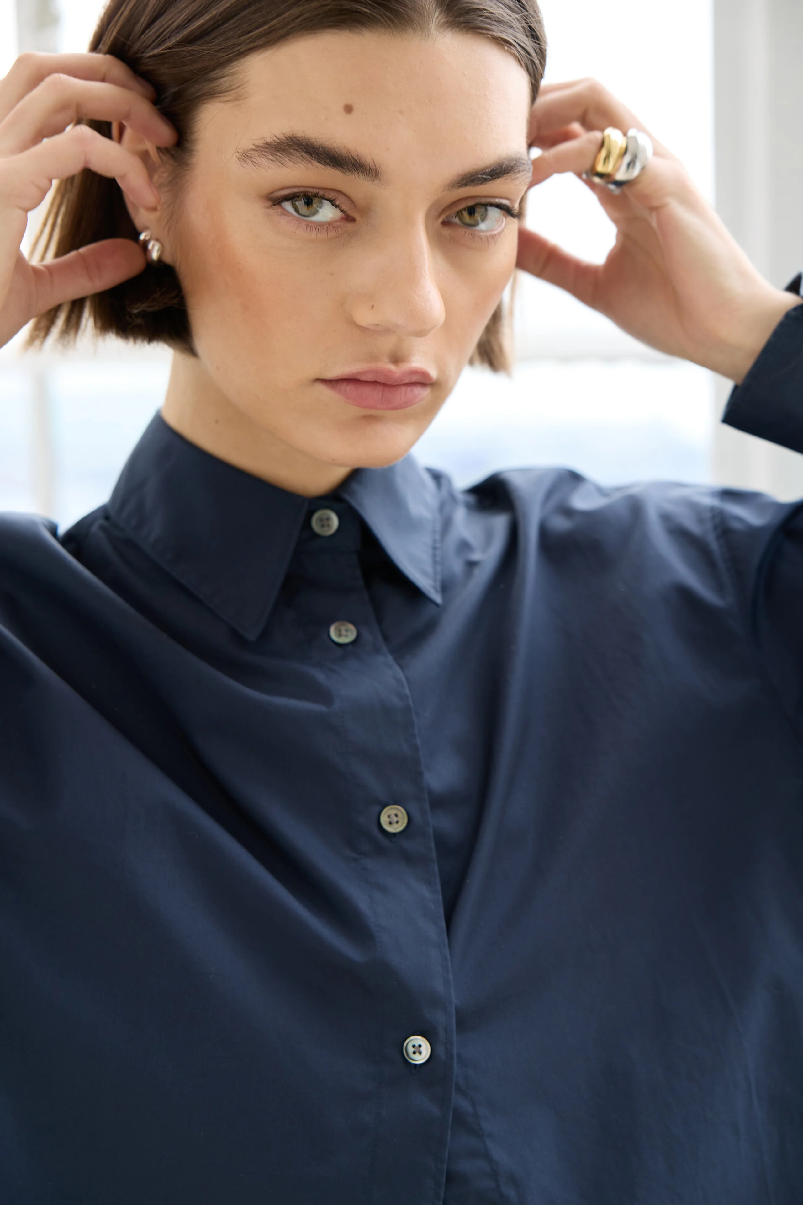 The Everything Shirt in Navy - Image 4