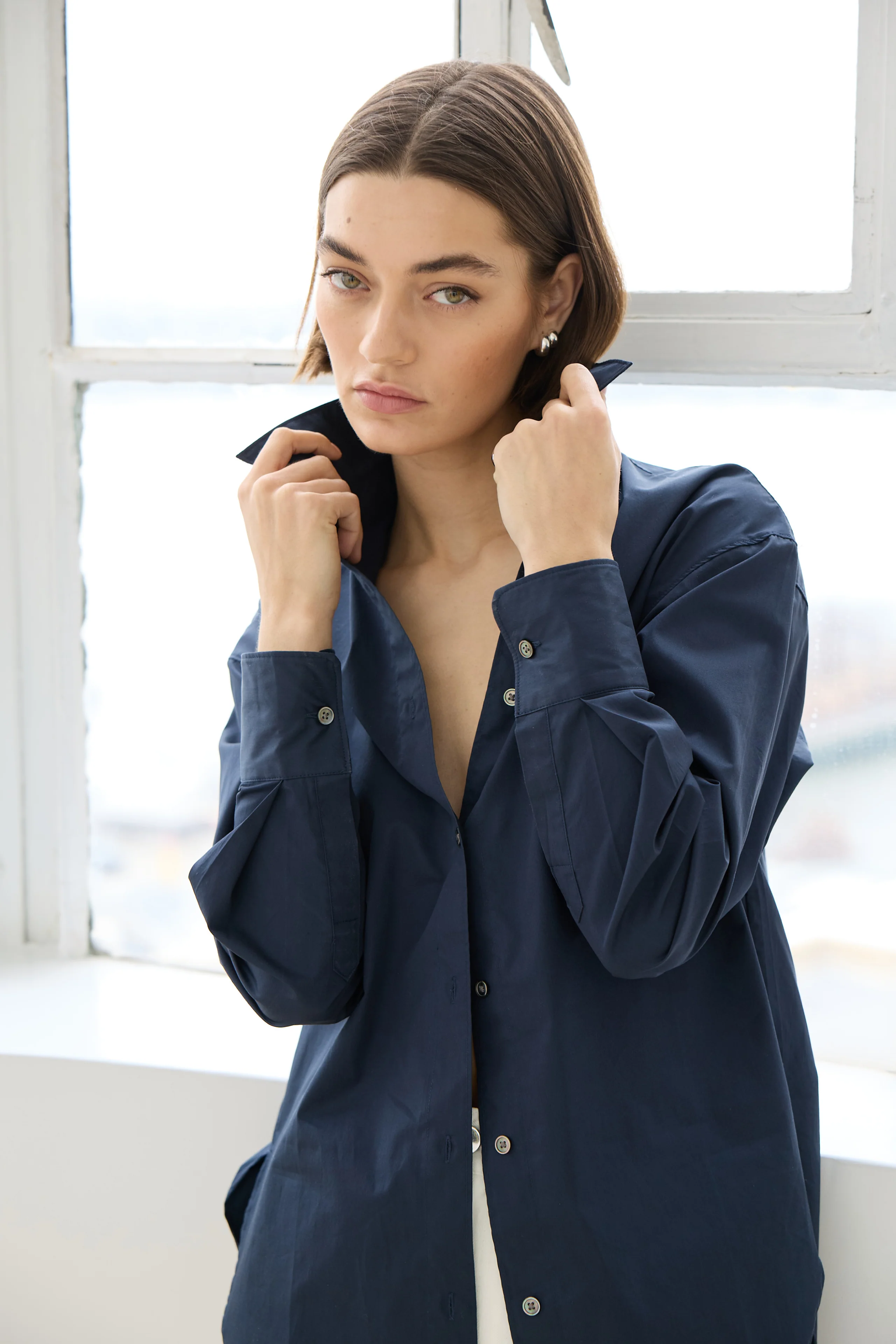 The Everything Shirt in Navy - Image 5