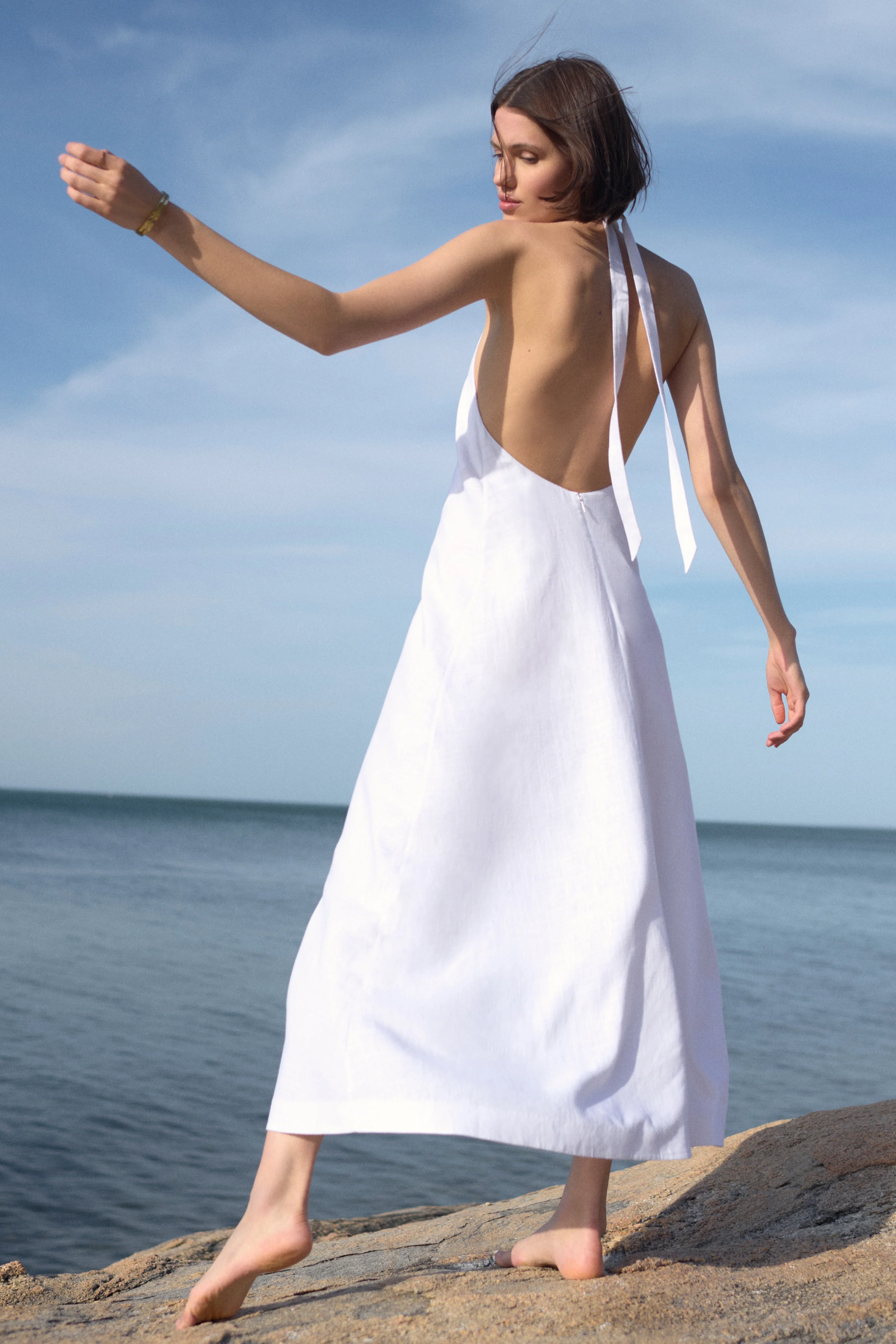 The Fête Linen Dress in White - Image 2
