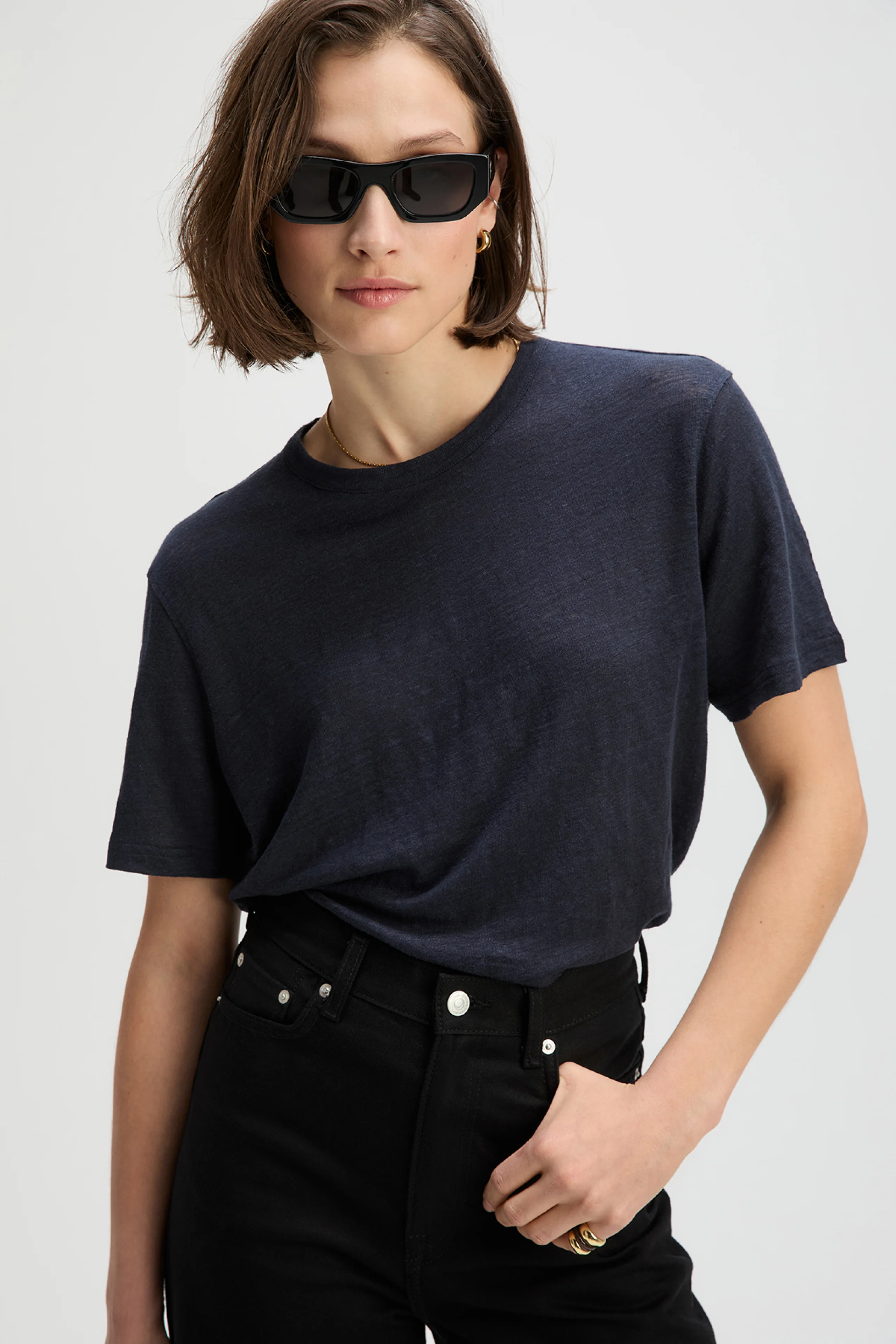 The Linen Perfect Tee in Navy - Image 2