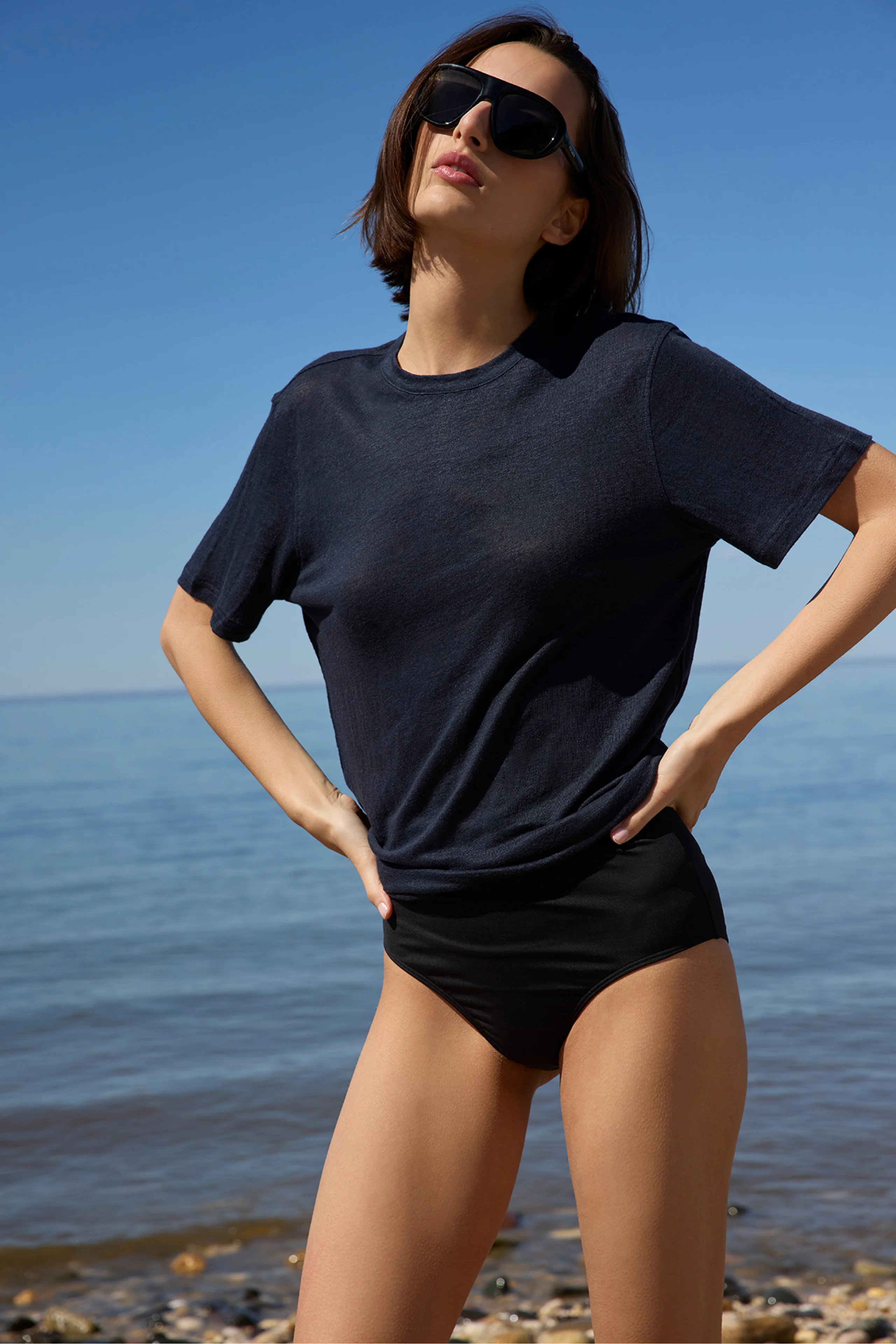 The Linen Perfect Tee in Navy - Image 4