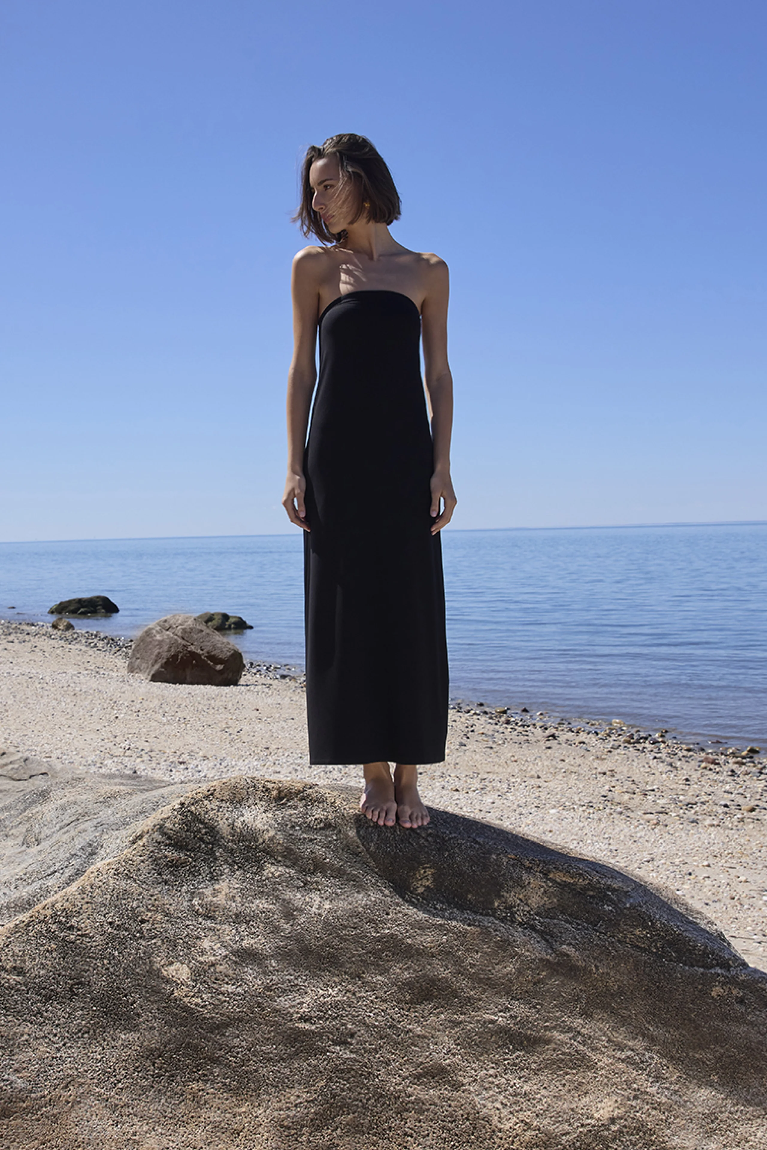 The Strapless Dress in Black - Image 4