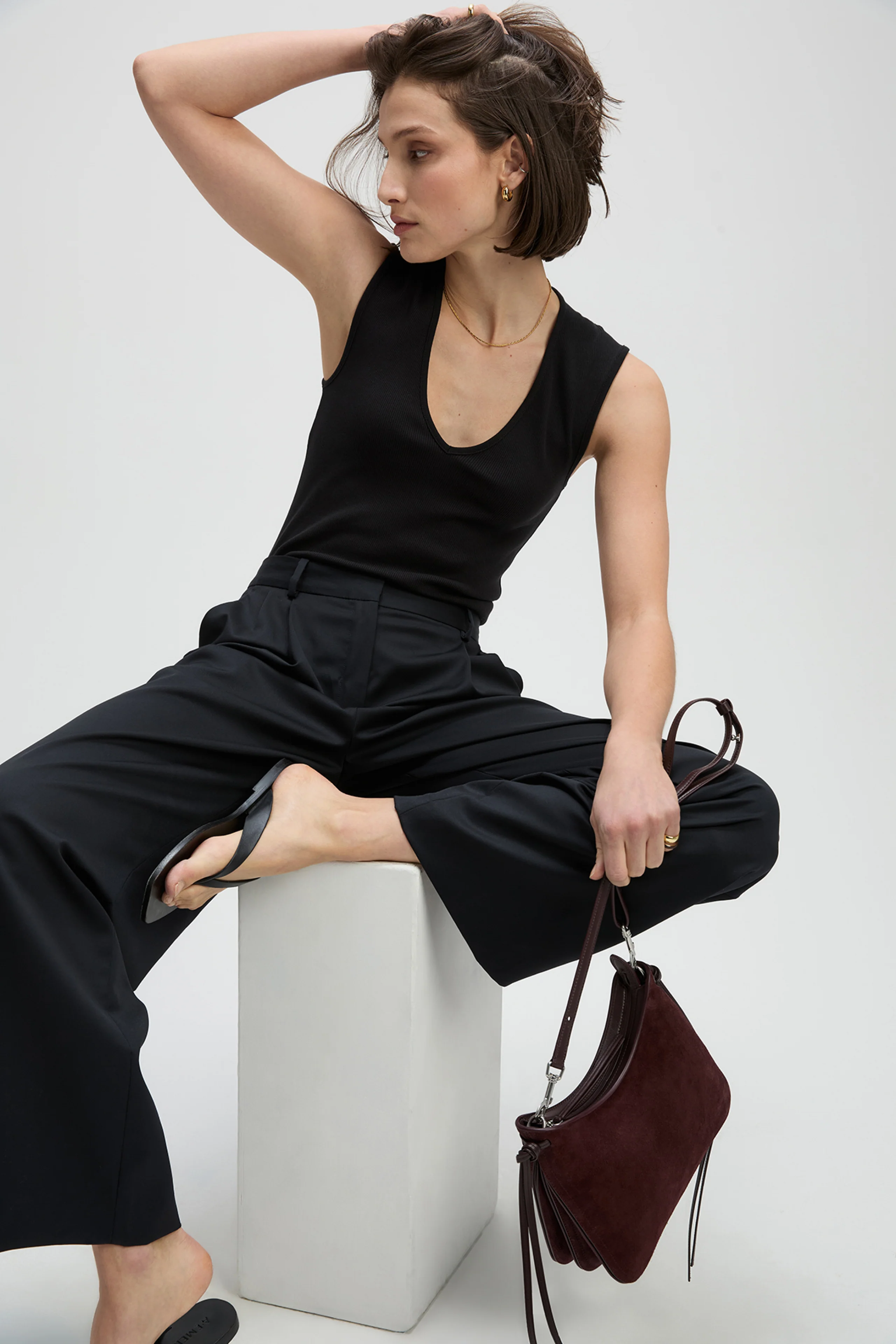 The V-Neck Tank in Black - Image 5