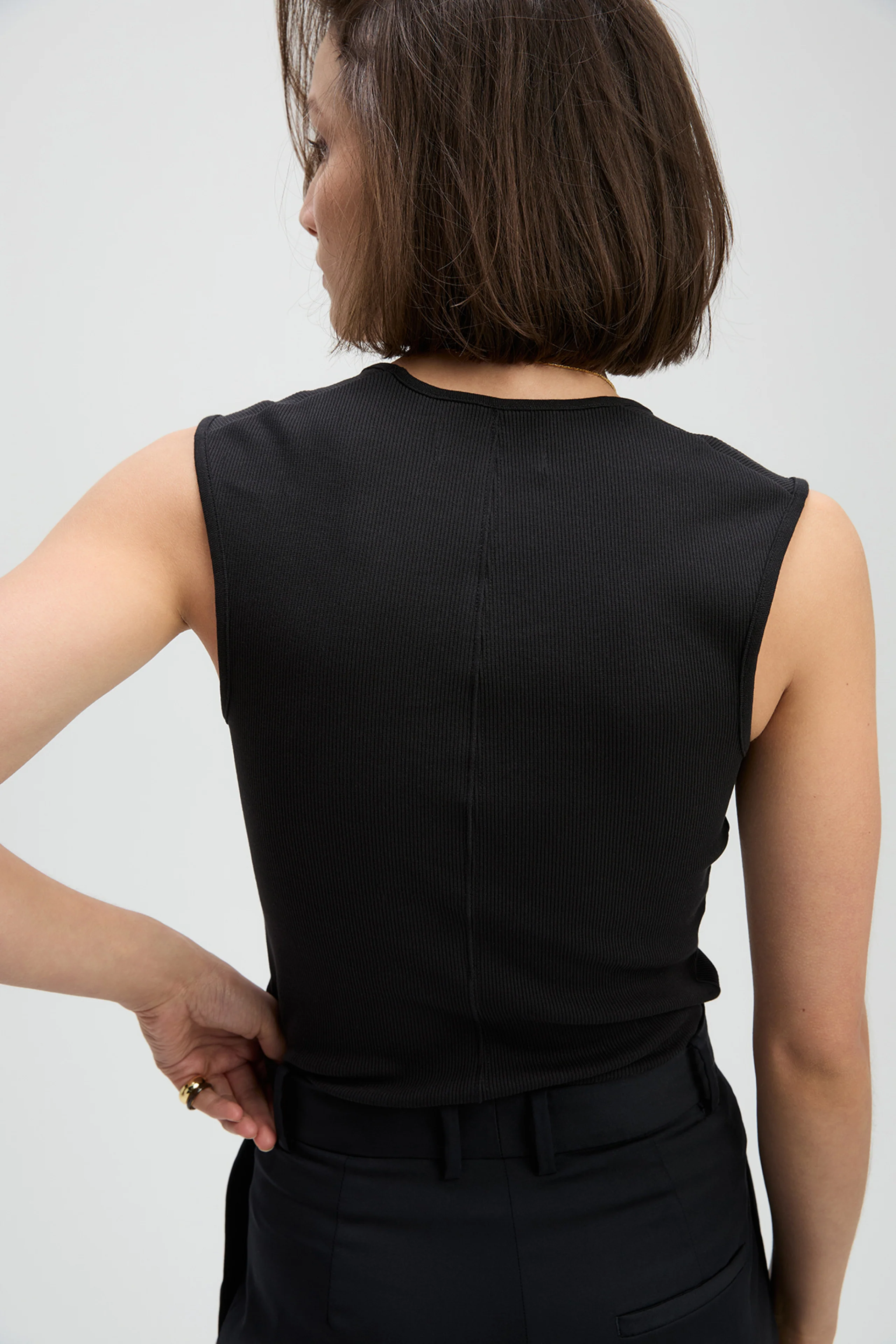 The V-Neck Tank in Black - Image 6
